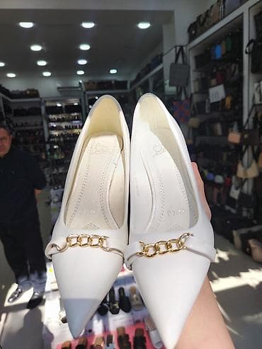 Ağ rəngdə qadın balet/loafer tipli pəncə-burun (ucu sivri) ayaqqabı. –