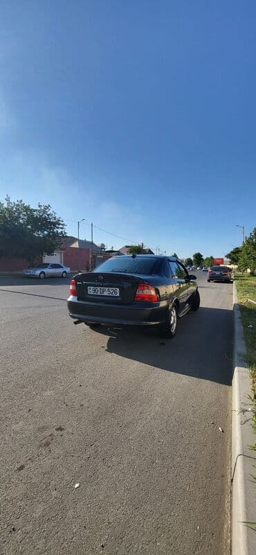 s150 satılır: Opel Vectra: 1.8 l | 1998 il 315000 km Sedan — 6