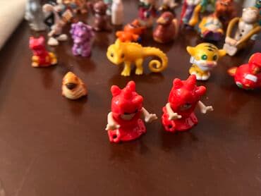 теннисный стол: Müxtəlif kolleksiya fiqurları dəsti - Təxminən 35+ ədəd kiçik — 5