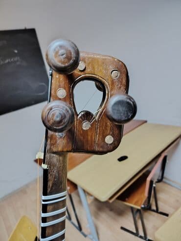 Digər musiqi alətləri: Balakənli Aydın tarıdır. Üz simlər yeni dəyişib. Real alıcıya endirim — 5