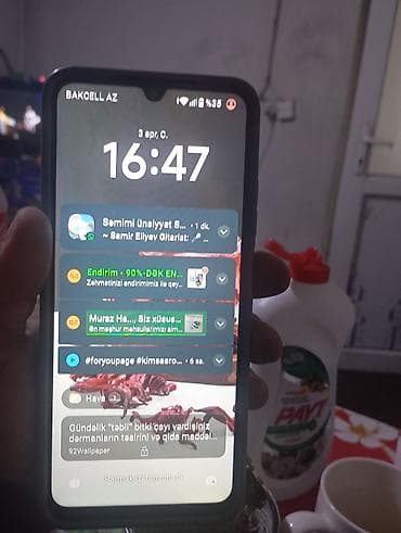 ayfon 6 es: Smartfon – damcı formalı ön kamera kəsiyi olan, barmaq izi skaneri ilə — 2