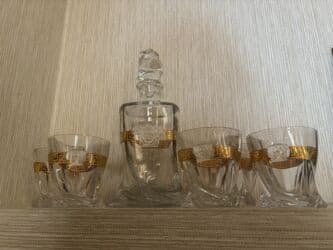 qab alanlar: Rəng - Qızılı, Şüşə, 2 — 4