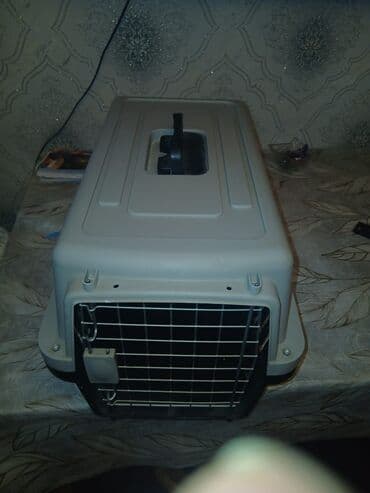 Heyvan daşıma kontyaineri - Material: möhkəm plastik korpus, ön