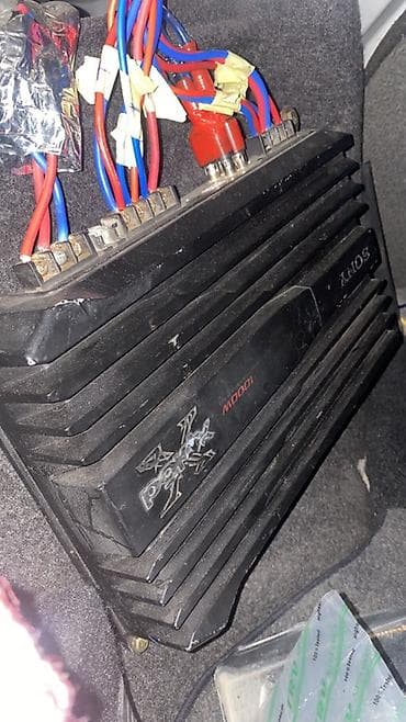 Avtomobil üçün güclü səs sistemi komplekti - Gücləndirici: Sony Xplod