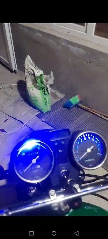 mapedlər: Yaşıl rəngli yüngül motosiklet - Korpus: metal çən və plastik yan — 4
