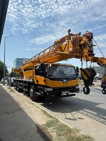 yük konteyneri: 25 ton avtokran icarəsi 25 tonluq avtokran icarəyə verilir. Kran — 2