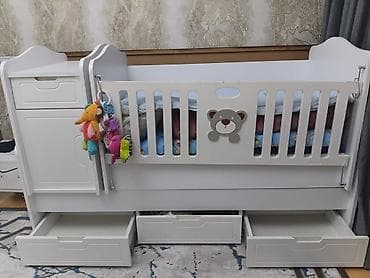 komodlar: Məhsul: Uşaq beşiyi + şkaf dəsti Beşik: - Rəng: ağ - Beşik ön relsi — 1