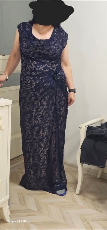 Tünd göy rəngdə, uzun ziyafət/libas - Material: parıltılı naxışlı