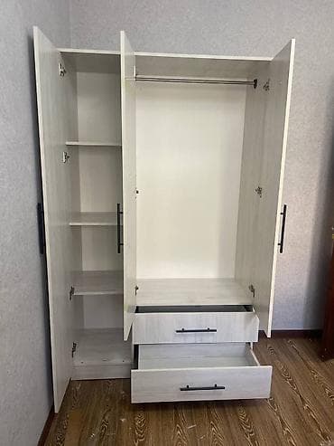 qedimi skaf: Yeni, 3 qapılı, Kredit, Açılan, Düz dolab — 3