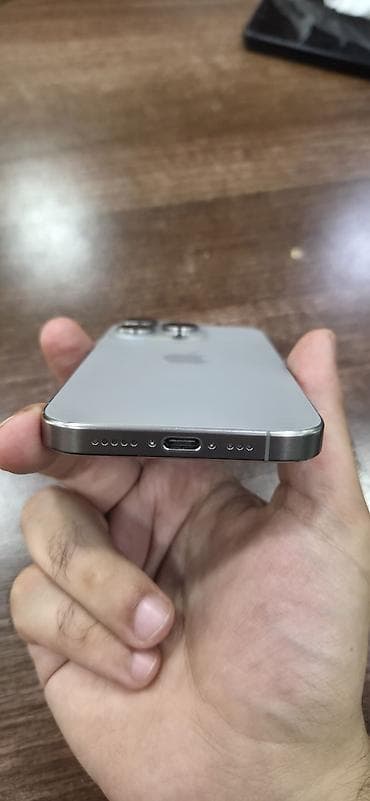 iphone qiymət: IPhone 15 Pro, 128 GB, Gümüşü — 4