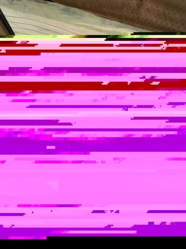 ваза напольная стеклянная высокая без узора: VAZ 2106 sedan – klassik sovet dizaynı və sarı rəngli kuzov. Texniki — 2