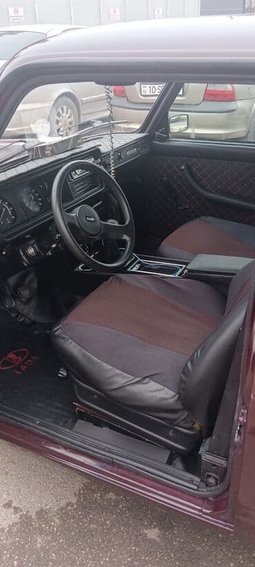 naxcivan avtomobil elanlari: Model: Lada 2107 (sedan) Rəng: Tünd bənövşəyi/bordo Yanacaq: Benzin — 5