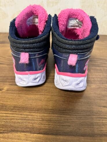 Aş qazanı: Məhsul: Uşaq botları Skechers Heart Lights ölcü 33 Cox az qeyinilib — 6