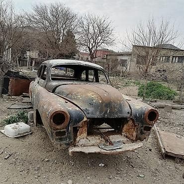 Avtomobil satışı: Köhnə klassik avtomobil kuzovu – 4 qapılı sedan (1955-lər üslubu) - — 4