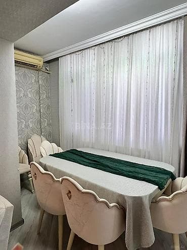 oturaca: Qonaq otağı üçün, Açılmayan, Oval masa, 8 stul — 2