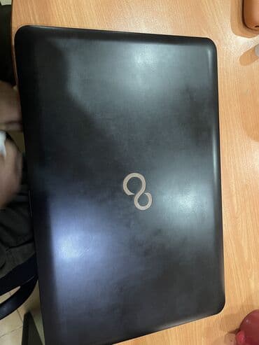 Intel Core i3, 6 GB, 16 "