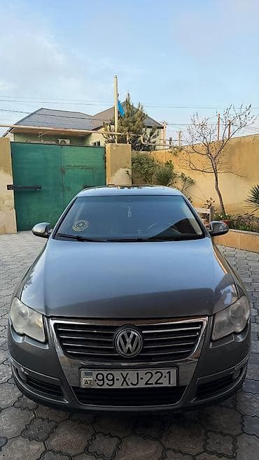 Volkswagen Passat: 2 l | 2005 il Sedan