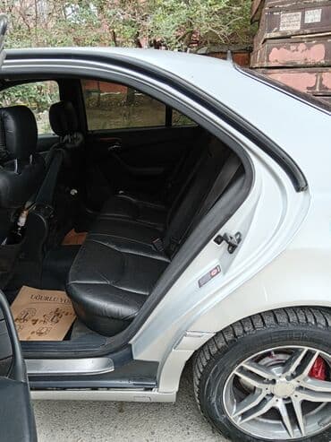 yeşqa mersedes: Mercedes-Benz S 320: 3.2 l | 2000 il Sedan — 3