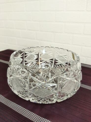 servant qablari: Çexiya xrustalı. İstifadə olunmayıb. Servantda saxlanılıb — 1