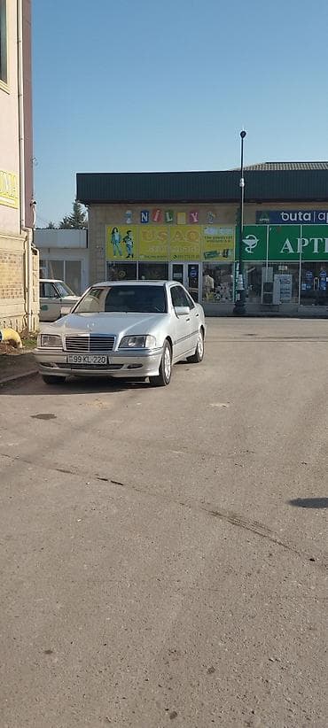 salon niva: Mercedes-Benz 220: 2.2 л | 2000 г. Седан — 8