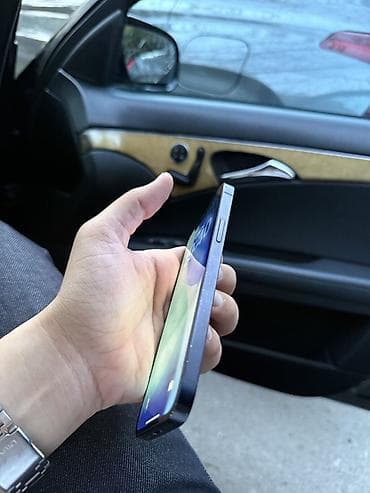 telefin: IPhone 12, Qara — 3
