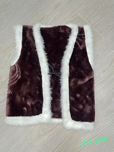 Jilet tezedir,hec geynilmeyib,kosa-keçel geyimi kimi almag