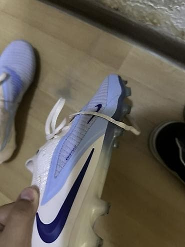 Nike Phantom kramponları - Model: Nike Phantom (süngərli mesh üst