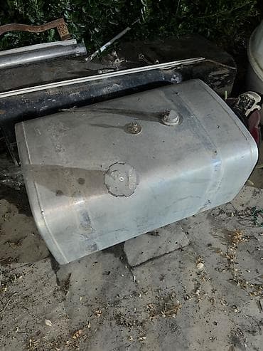 Yük maşınları üçün yanacaq çənləri man shacman kamaz 300 LİTR real