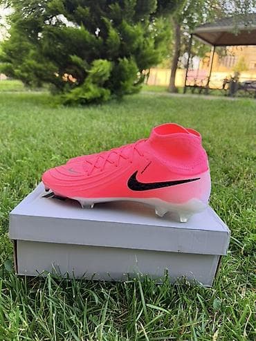 Məhsul: Futbol butsası, yüksək boğazlı model Brend: Nike (logolu) lalafo.az -da Məhsul: Futbol butsası, yüksək boğazlı model Brend: Nike (logolu)