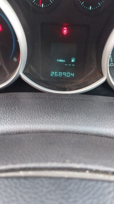 chevrolet cruze r17: Chevrolet Cruze sedan – gümüşü rəng Əsas məlumatlar: - Model — 3