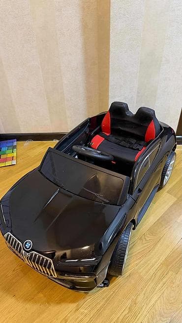 park masini: ☀️BMW uşaq maşını, 200 azn satilir yalnız evin içində sürülüb, çox az — 2