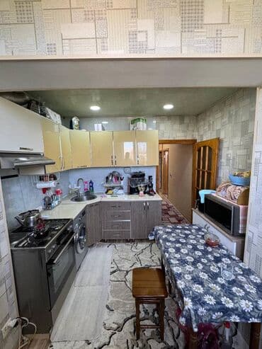 ist petrol tbilisi prospekti: Bakı, Əhmədli, 3 otaqlı, Köhnə tikili, m. Əhmədli, 82 kv. m — 9