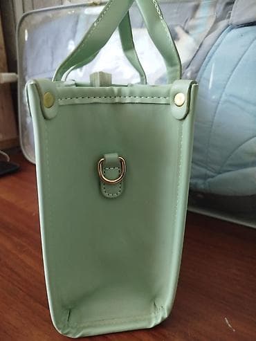 Çantalar: A klass Tote Bag – nanə yaşıli dəri detallar -Yay üçün Model: “THE — 5