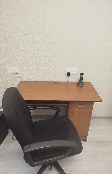 Ofis masaları: Ofis dəsti – iş masası və fırlanan kreslo - Masanın materialı: taxta — 2