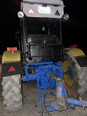 Nəqliyyat: Traktor T28 hec bir prablemi yoxdur otur sür ici çölü tər təmizz — 2