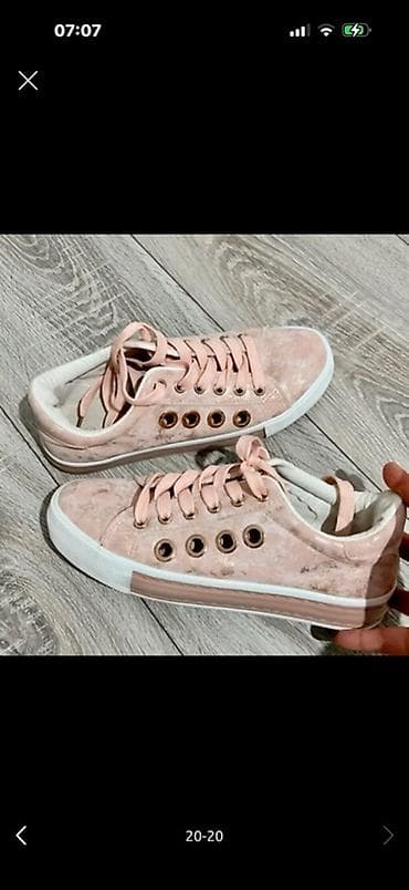 Босоножки, сандалии, шлепанцы: Her Biri Tecili 20 azndi‼️ çox münasib qiymete, baha alinib her biri — 9