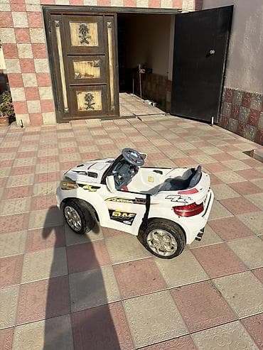 Uşaq üçün elektrik maşınları: Uşaq üçün elektrikli akü maşın – ağ rəng, SUV üslubunda kuzov, xrom — 9