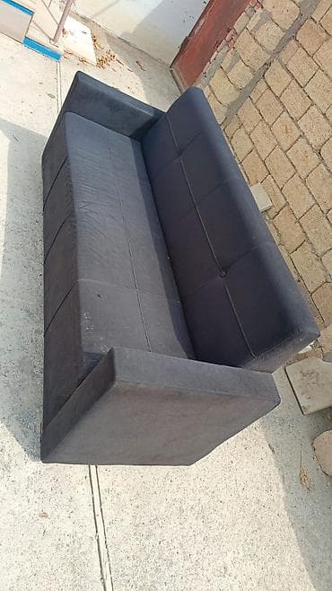şişmə divan: Qara rəngli 3 nəfərlik divan - Minimalist, düz xətli dizayn - Yumşaq — 2