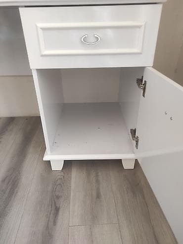 bar masasi: Düz masa, Stulsuz, Polkalı, Siyirməli, Sadə laminat — 3