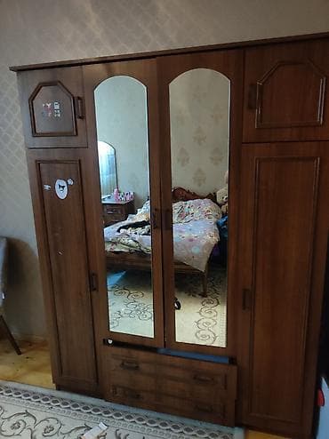 4 qapılı, Güzgülü, Qəhvəyi, Taxta, Açılan, Düz dolab