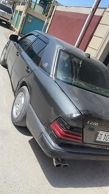 mersedes maqintafon: Mercedes-Benz E 220: 2.2 l | Sedan — 5