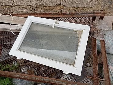 Açılan plastik pəncərə çərçivəsi Əmircan qəsəbəsində. 55x 77 ölçüsü -