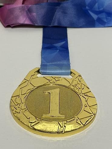 kubok satışı: Azərbaycanın Region Liqasının qalibinə təqdim olunan Qızıl medal — 10