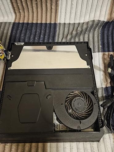 ps4 pro: PlayStation 4 Pro oyun konsolu - Model: Sony PlayStation 4 Pro — 4