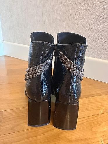 Sabo: Qadın qısa çəkmələri – qara - Dizayn: Ön hissəsi mat süet fakturalı — 3