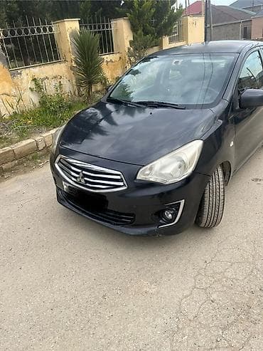 yan guzguler: Mitsubishi Attrage / Mirage G4 sedan - Rəng: qara - Kuzov: 4 qapılı — 2