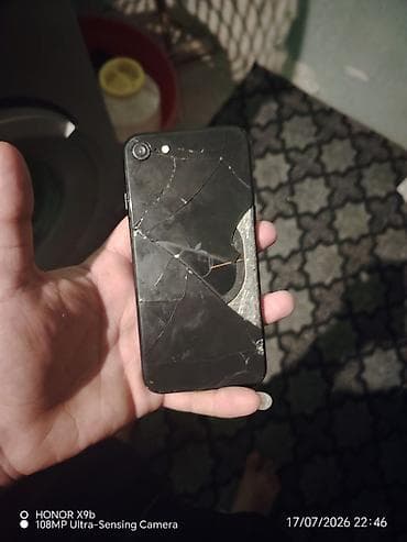 iphone duba: IPhone SE, Qara, Qırıq — 1