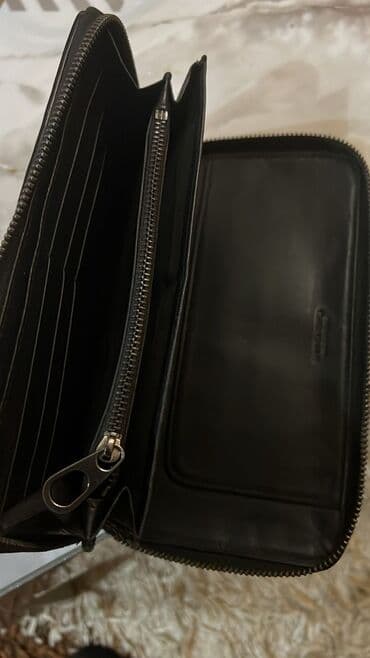 yuxuda qizil sirga itirmek nedir: Pulqabı, Təbii dəri — 3