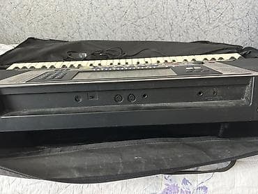 roland em 2000: Yamaha PSR-550 arranger klarnet/klaviatura - 61 klaviş, toxunmaya — 2