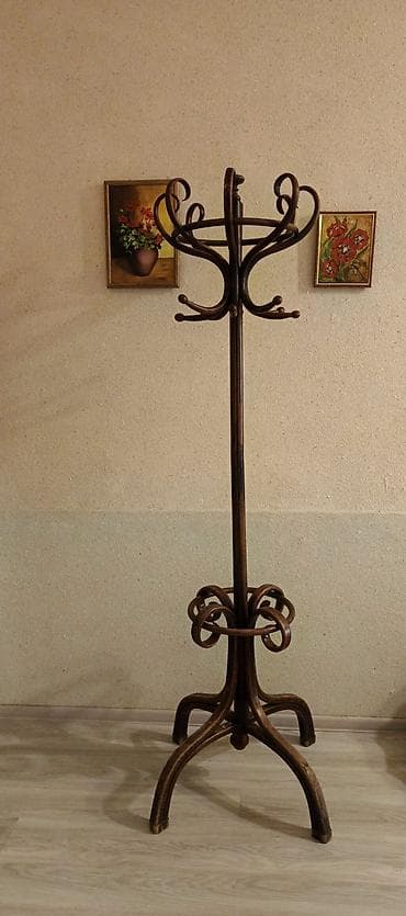 Ev üçün mebel: Taxta asqılıq (ayaqlı, klassik üslub) - Material: Bükülmüş bərk ağac — 1